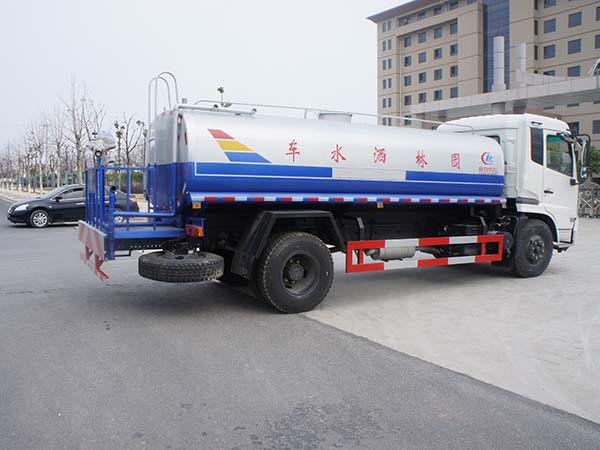 現(xiàn)車速遞 12-15噸東風(fēng)天錦灑水車，全能抑塵噴灑實(shí)力解析